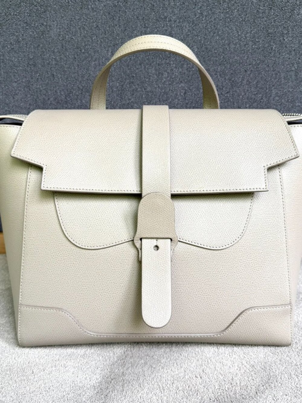 SENREVE Maestra bag Pebbled Sand/Silver. Full size/large. Excellent condition.